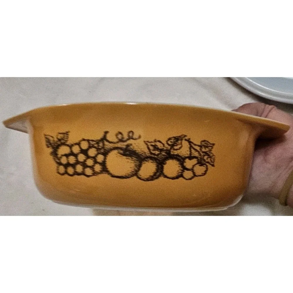 Pyrex Old Orchard Oven Safe Retro Vtg 1.5 Quart 043 Lidded Casserole Dish